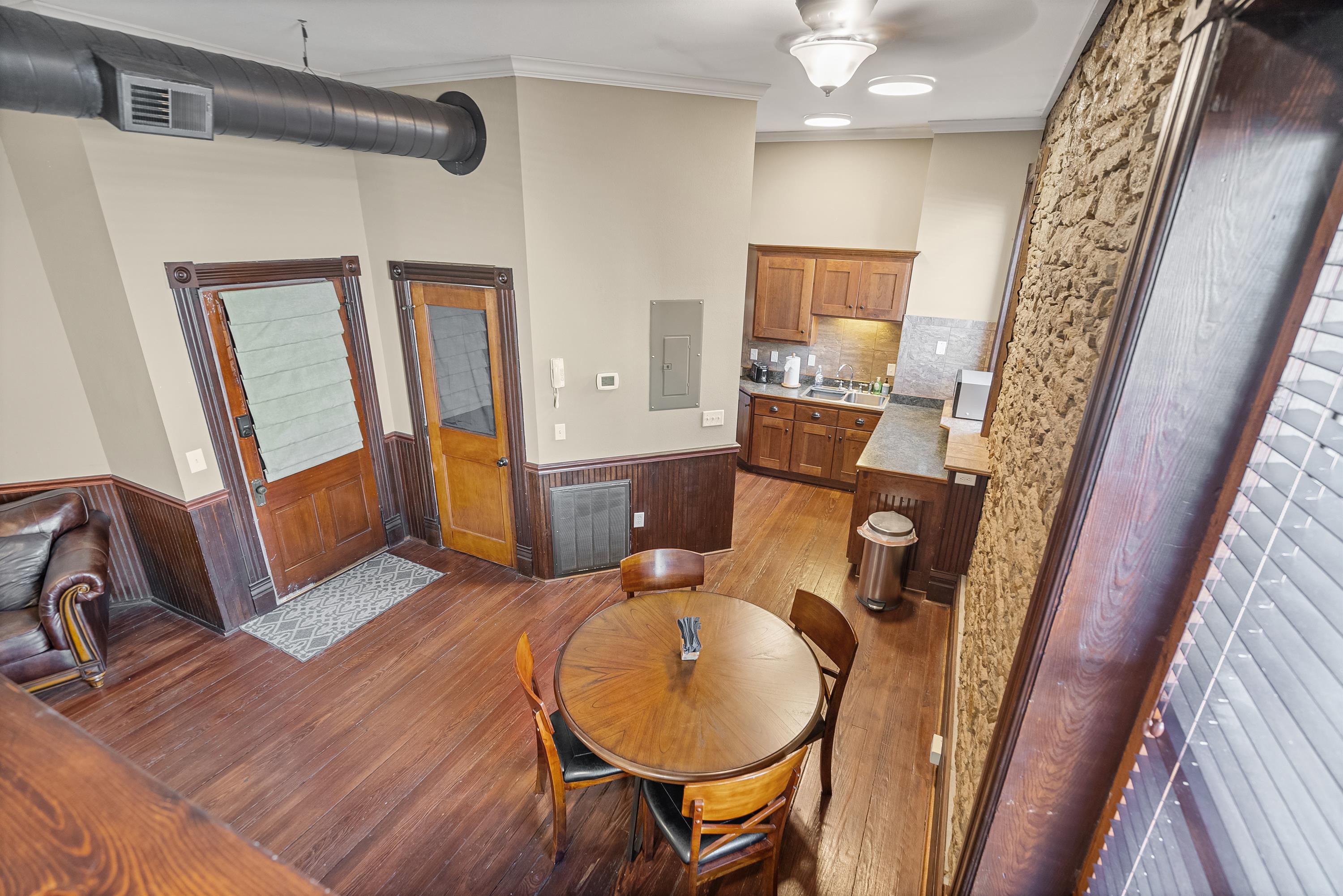 118 SW 8th Ave #302